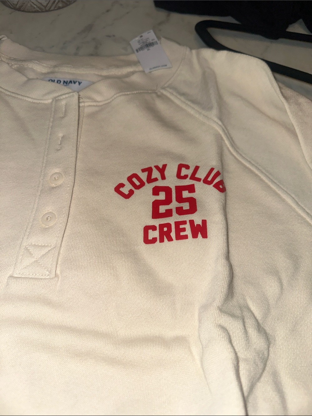 NWT Old Navy Cream Henley Sweatshirt with Red Chest Graphic size xL - Picture 4 of 6